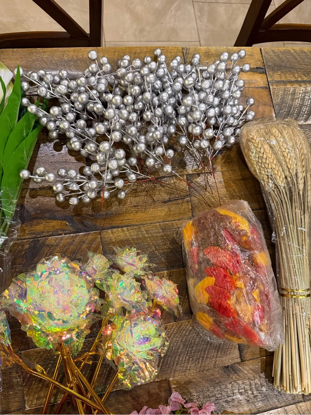 Lg Crafters BUNDLE Assorted Artificial Flowers foliage Holiday Showers Weddings
